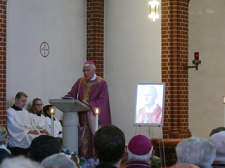 Pontifikalrequiem und Beisetzung von Weihbischof em. Johannes Kapp (Foto: Karl-Franz Thiede)